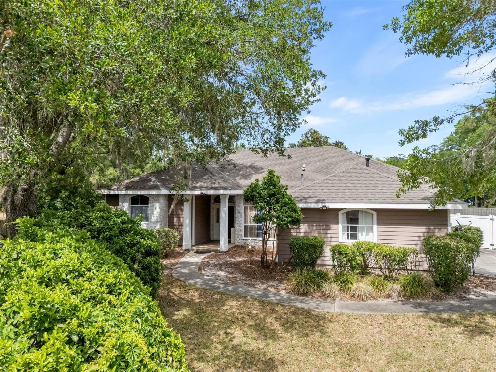 Single Family Residence at 11520 NW 8TH LN, GAINESVILLE, photo 2 of 46