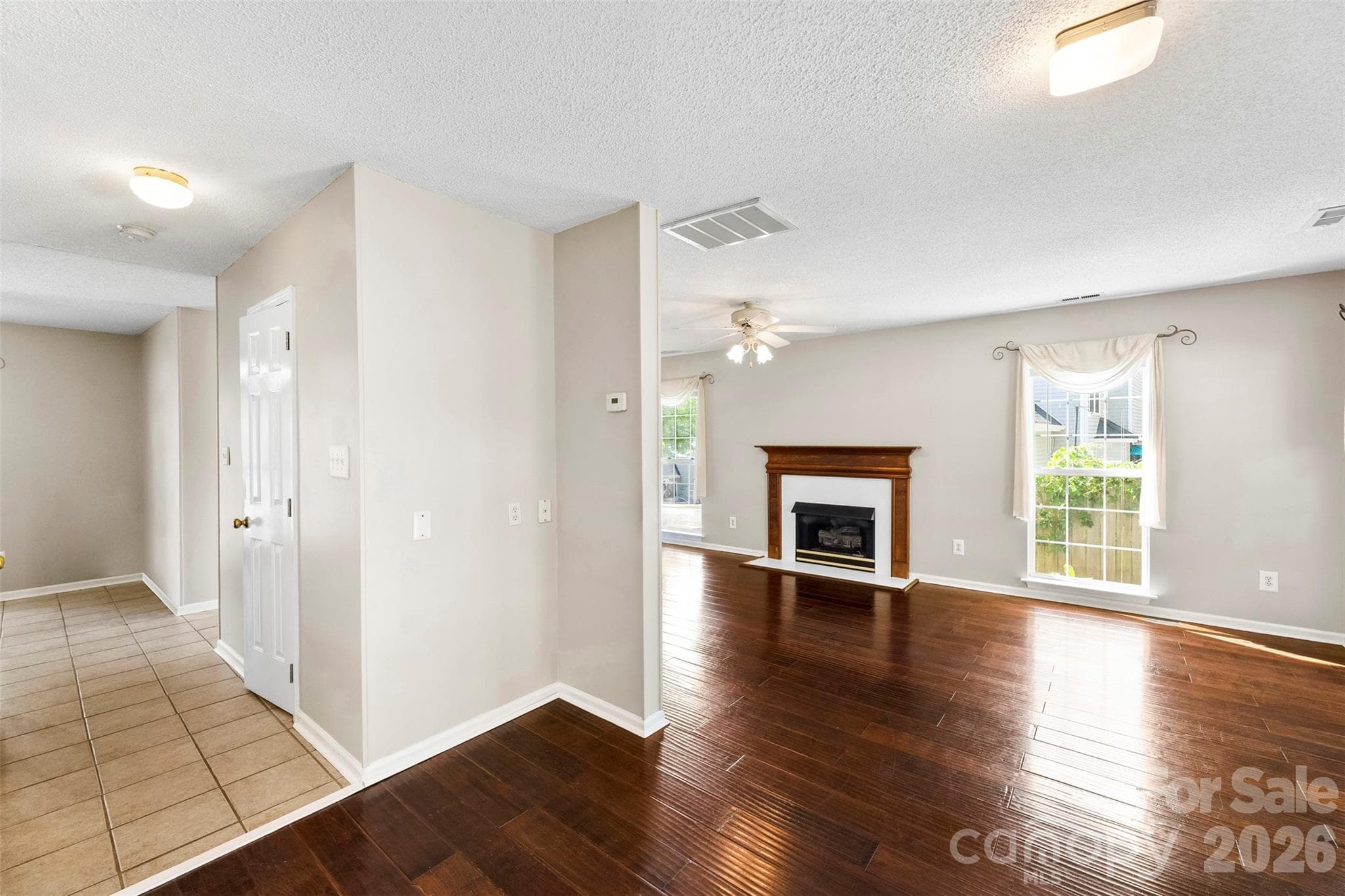 Single Family Residence at 15027 Ashlight Drive, Charlotte, photo 11 of 43