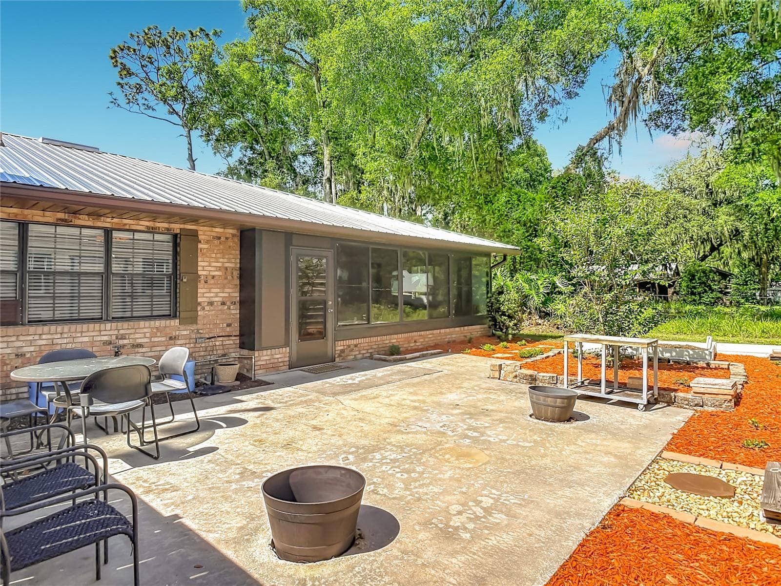 Oversized concrete slab in rear of home - 17819 PALM ST, UMATILLA