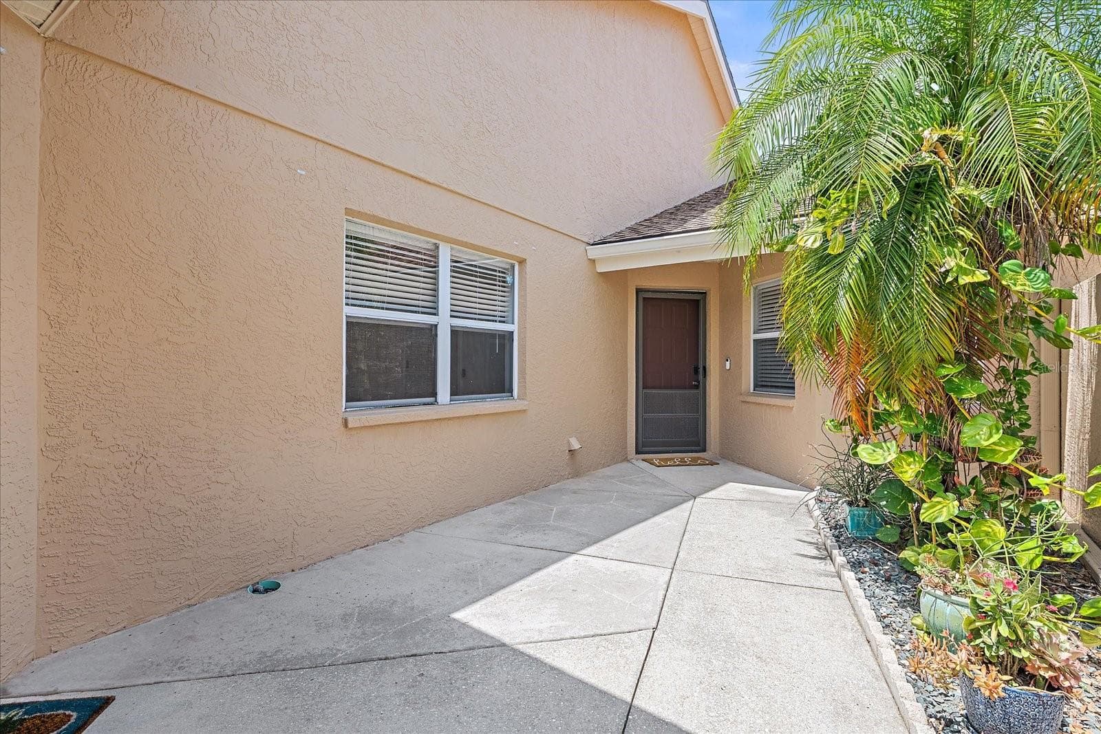 Courtyard entrance - 5647 MONTE ROSSO RD, SARASOTA