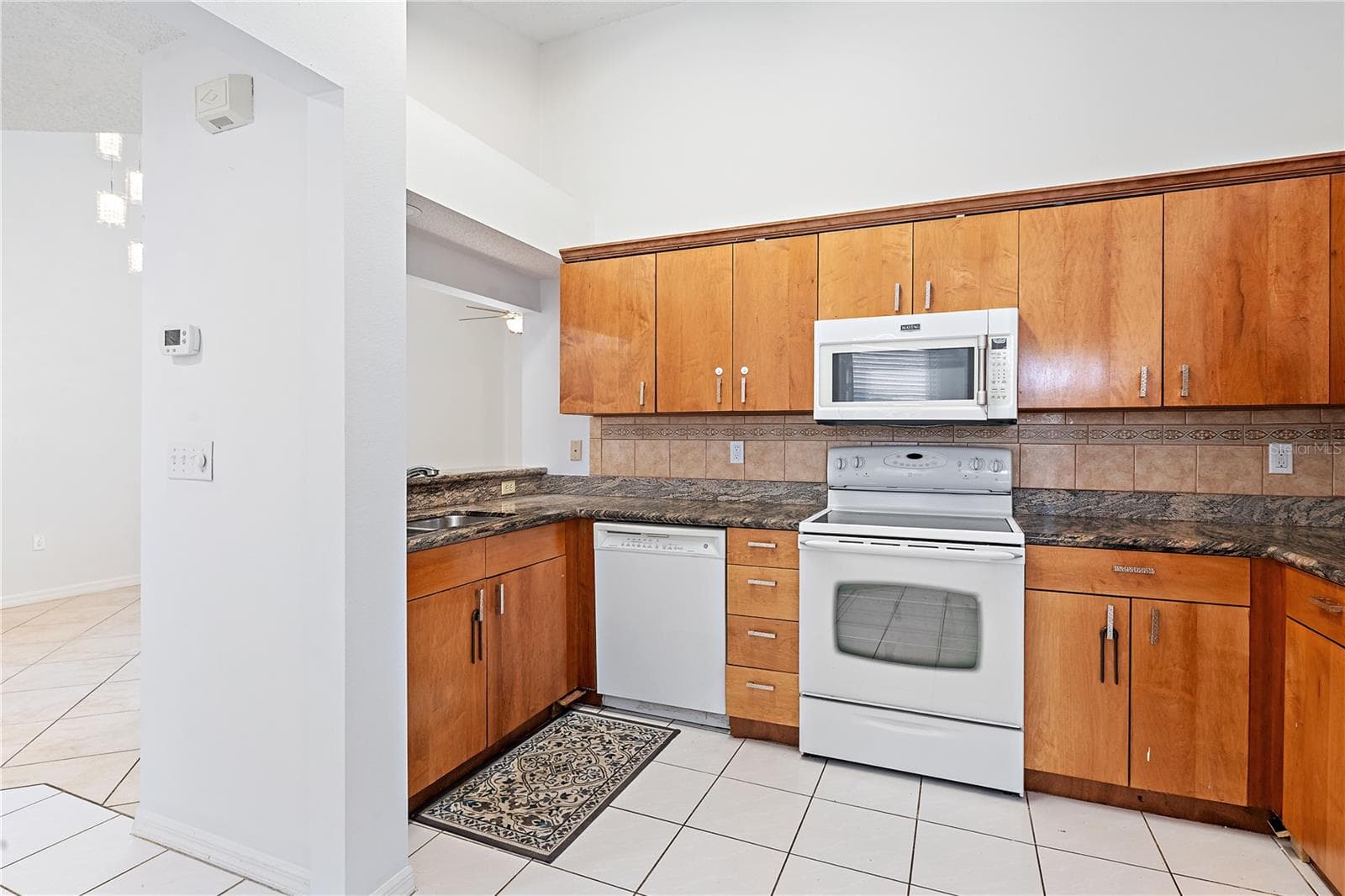 Kitchen - 5647 MONTE ROSSO RD, SARASOTA