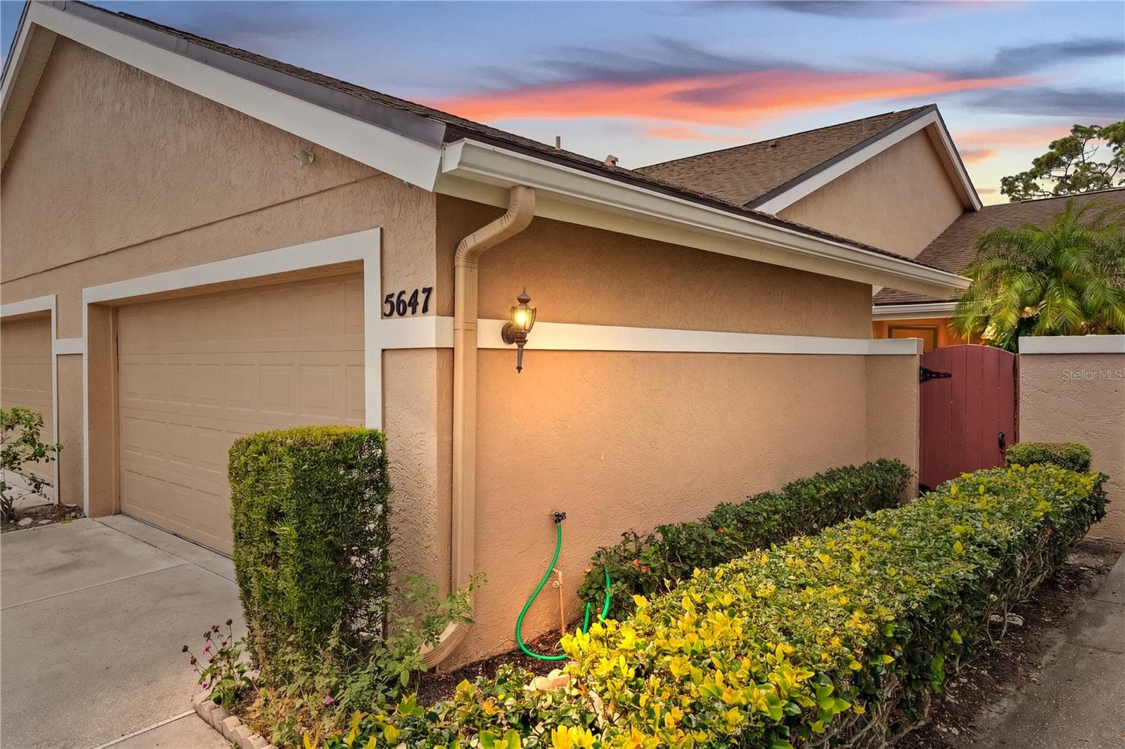 Courtyard entry - 5647 MONTE ROSSO RD, SARASOTA