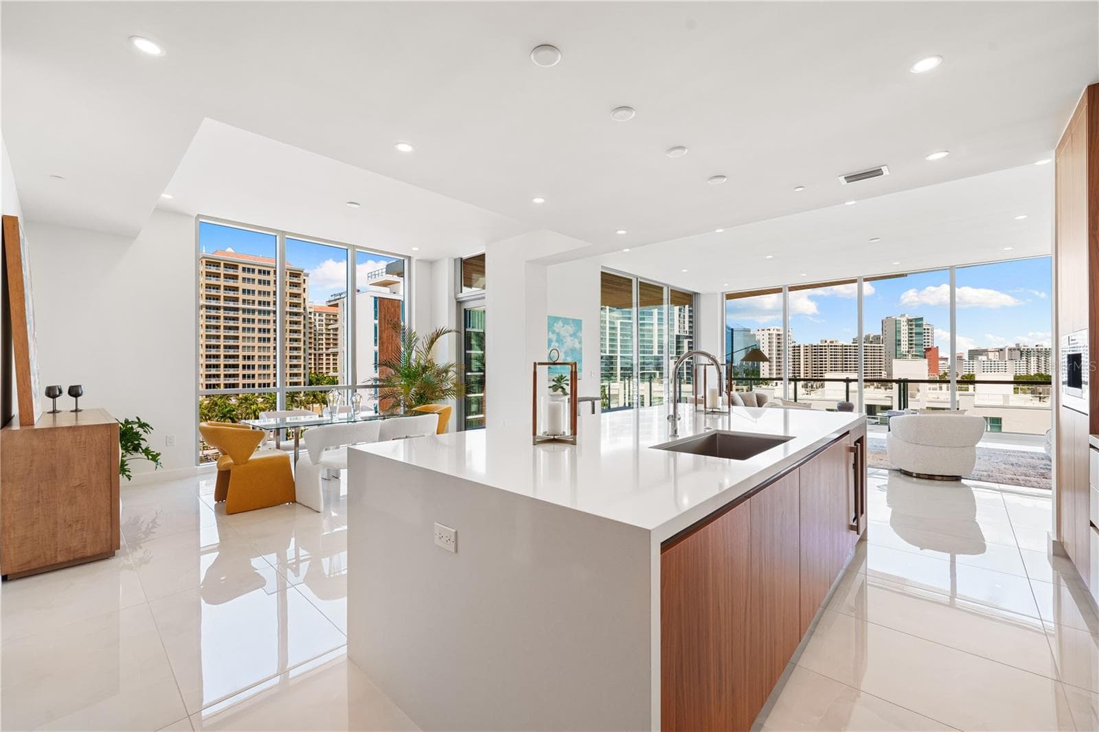 Condominium at 111 GOLDEN GATE #602, SARASOTA, photo 17 of 72