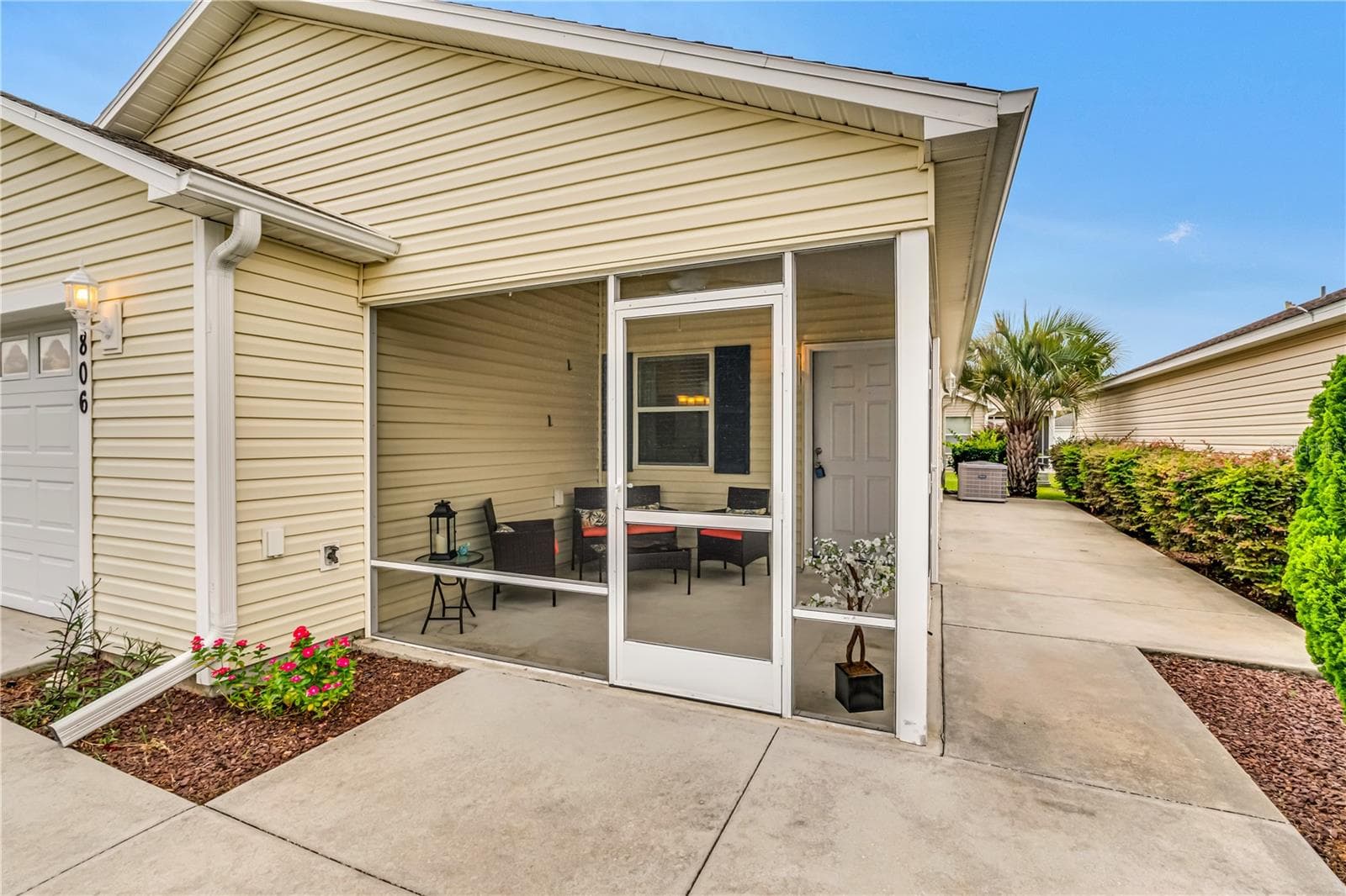 Villa at 1806 QUEENSBURY TER, THE VILLAGES, photo 2 of 28