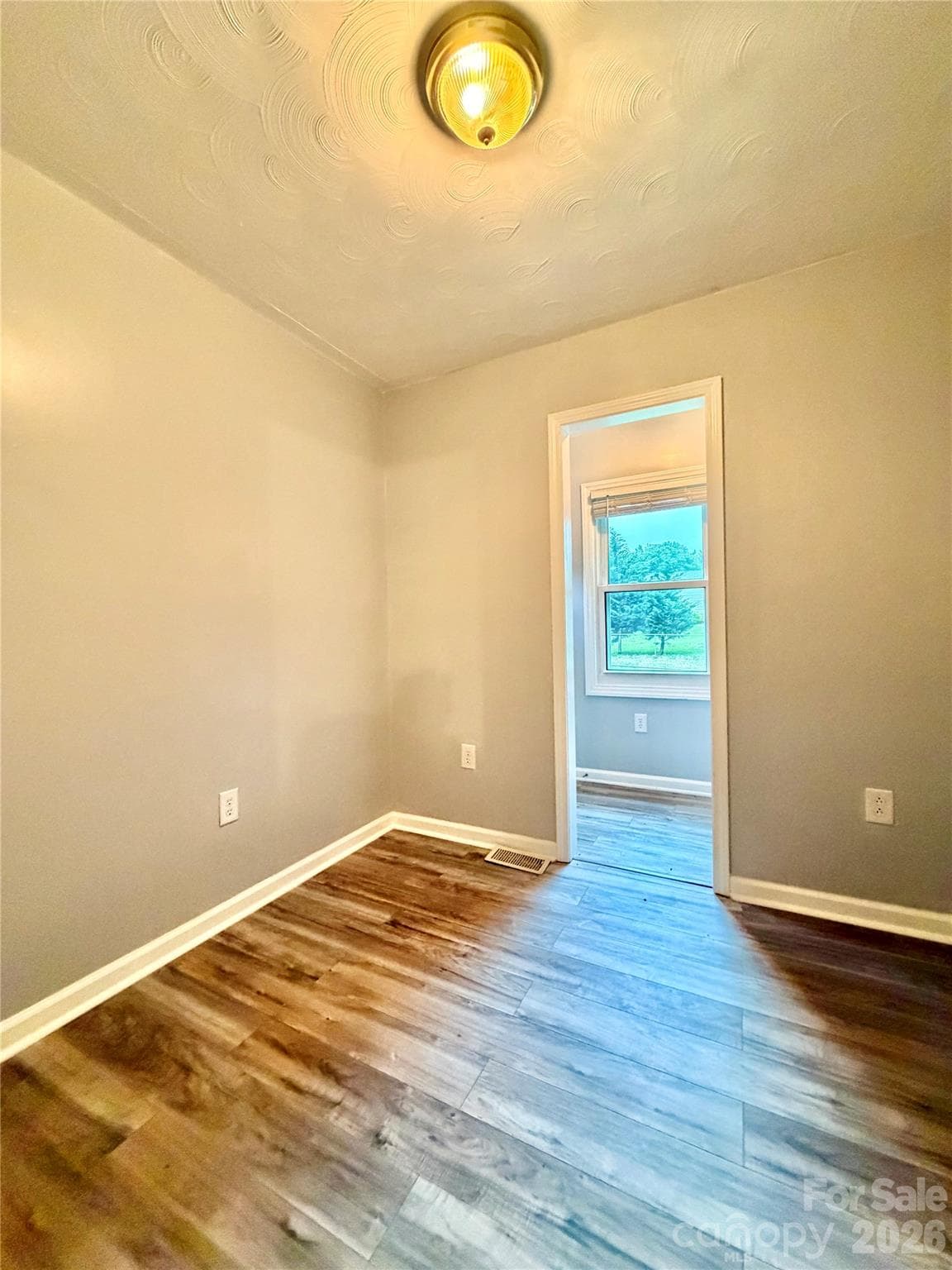 Single Family Residence at 1586 Kenlane Drive, Hickory, photo 20 of 24