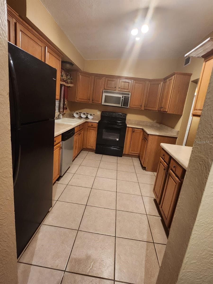 Single Family Residence at 8320 DOT LN, ORLANDO, photo 7 of 15