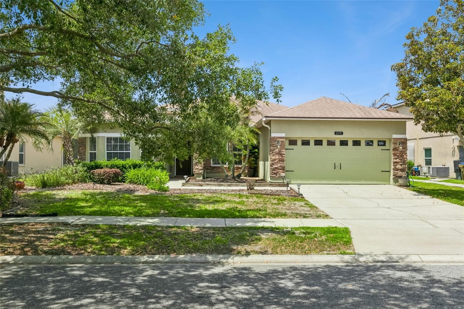 237 STRATHMORE CIR