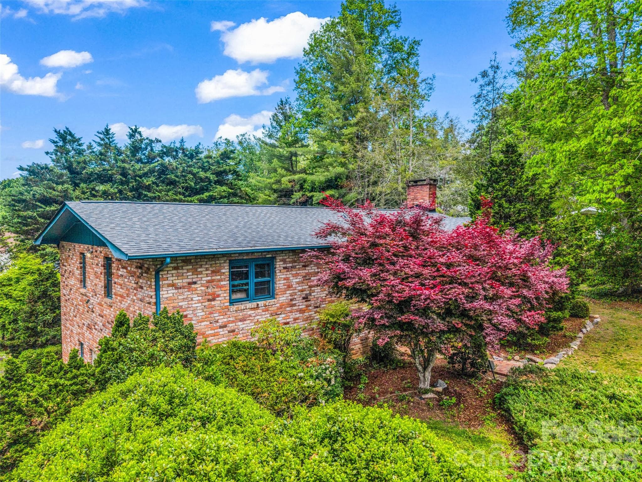 Single Family Residence at 122 W Sweetbriar Lane, Etowah, photo 3 of 47