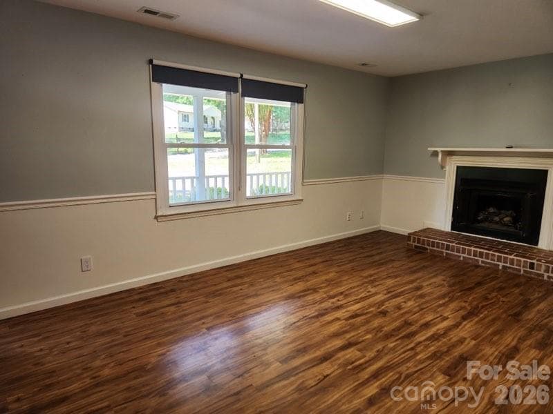 Single Family Residence at 328 Swamp Fox Drive, Fort Mill, photo 7 of 24