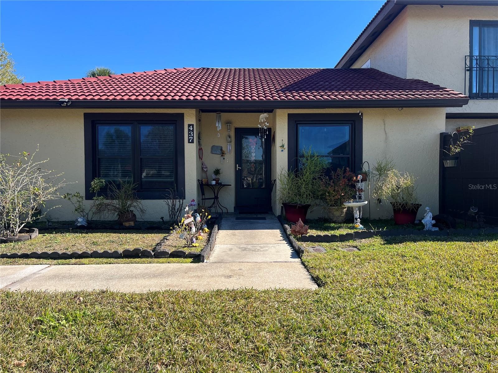 437 HUNTER CIR