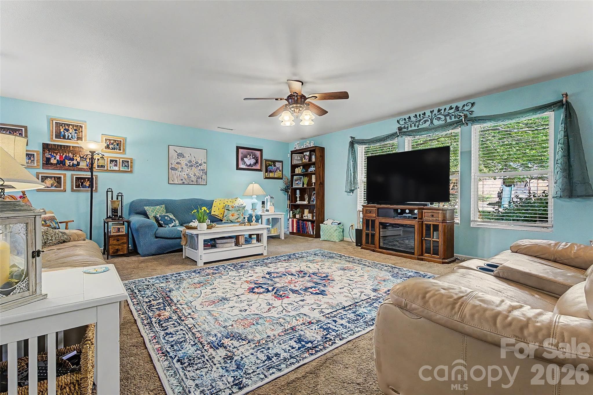 Oversized great room! - Gastonia