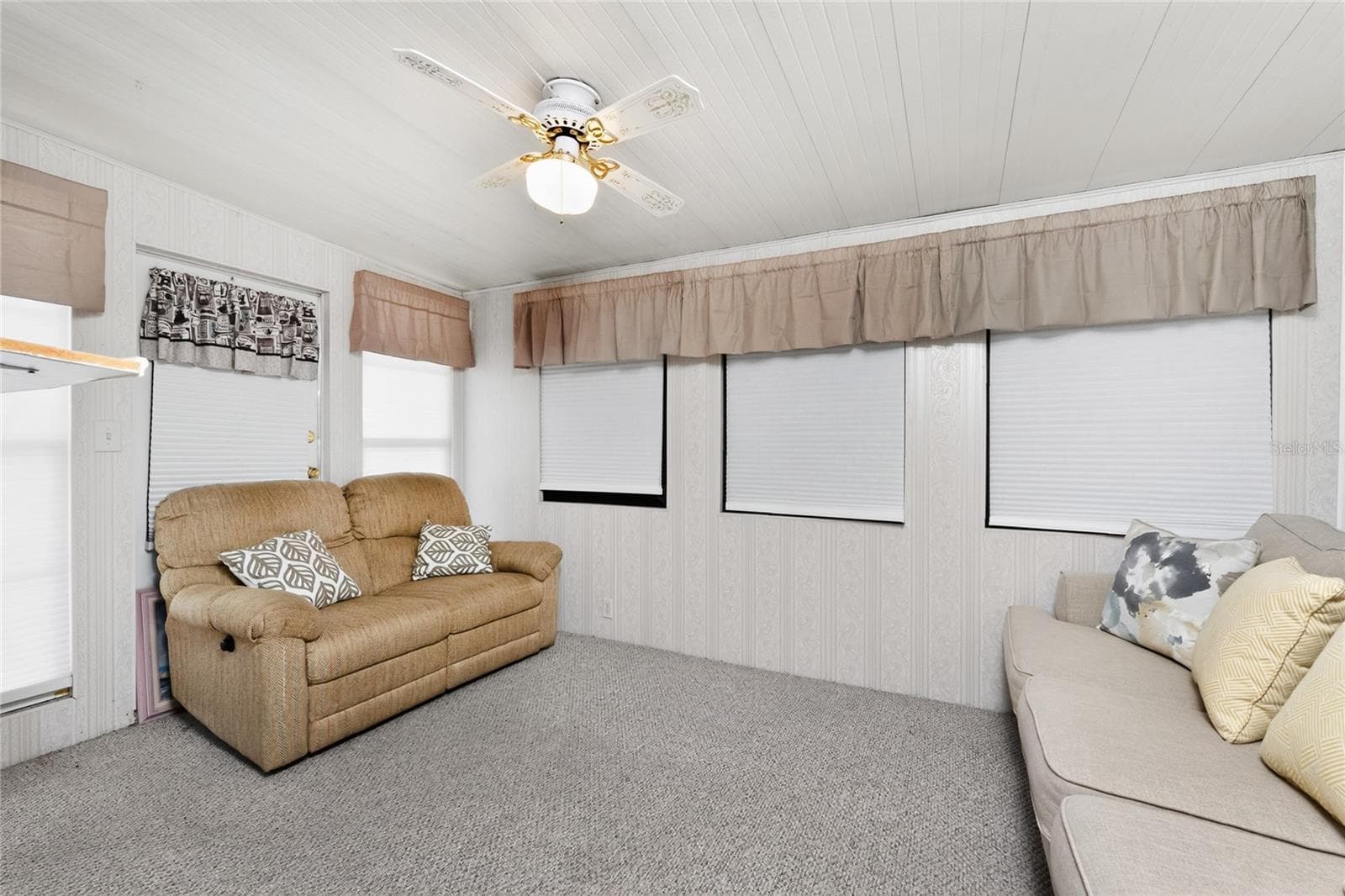Florida room is just off the living area which is not included in the air conditioned square footage, but could easily be A/C'd! - 1380 SEAGULL DR, ENGLEWOOD