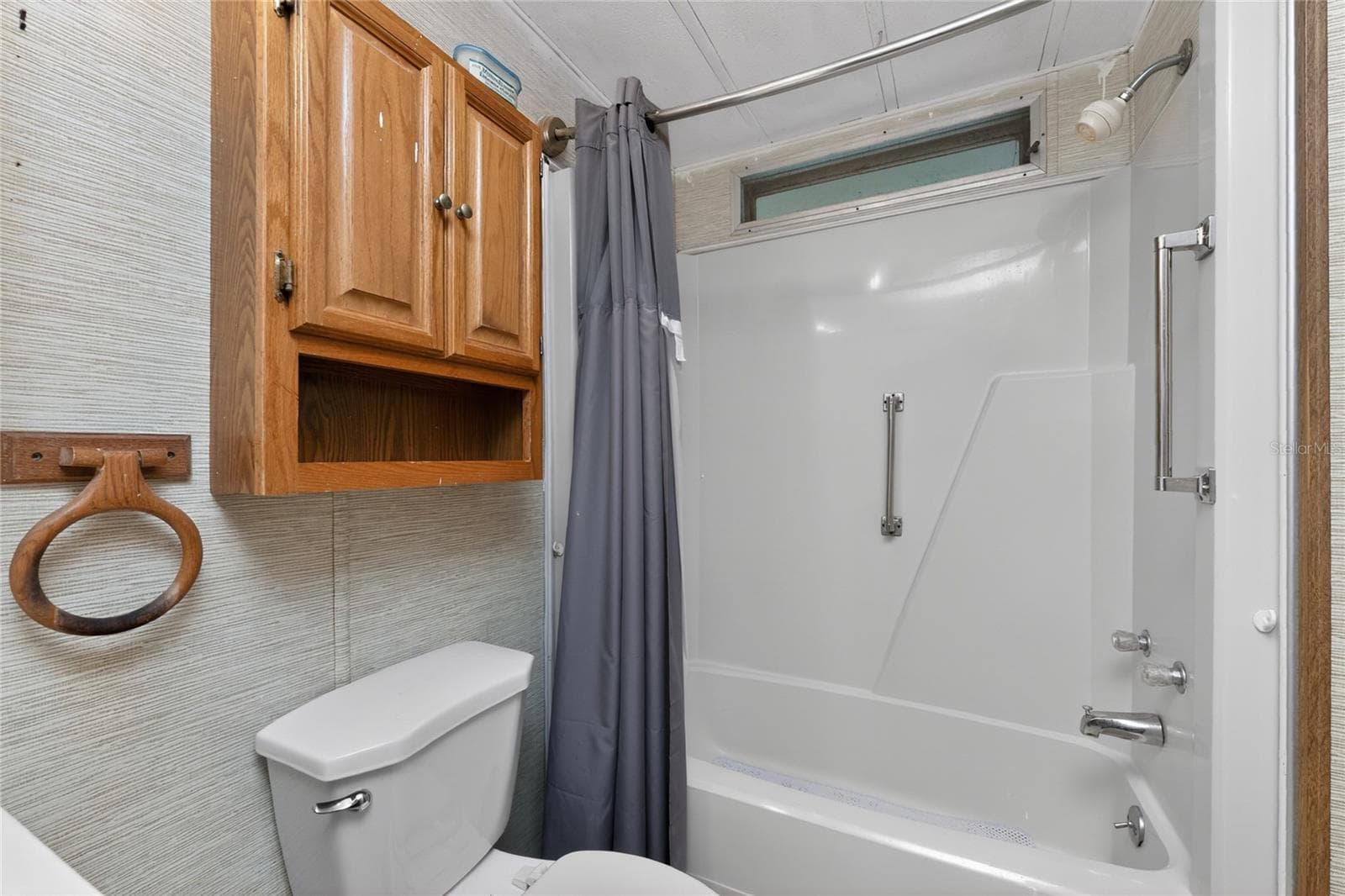 Guest bath - 1380 SEAGULL DR, ENGLEWOOD