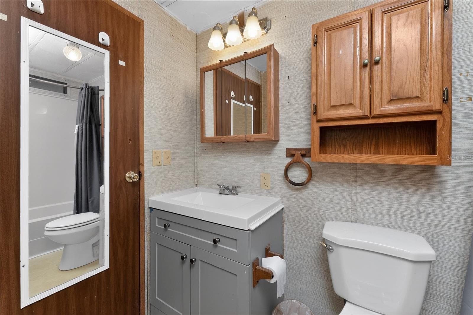 Guest bath - 1380 SEAGULL DR, ENGLEWOOD