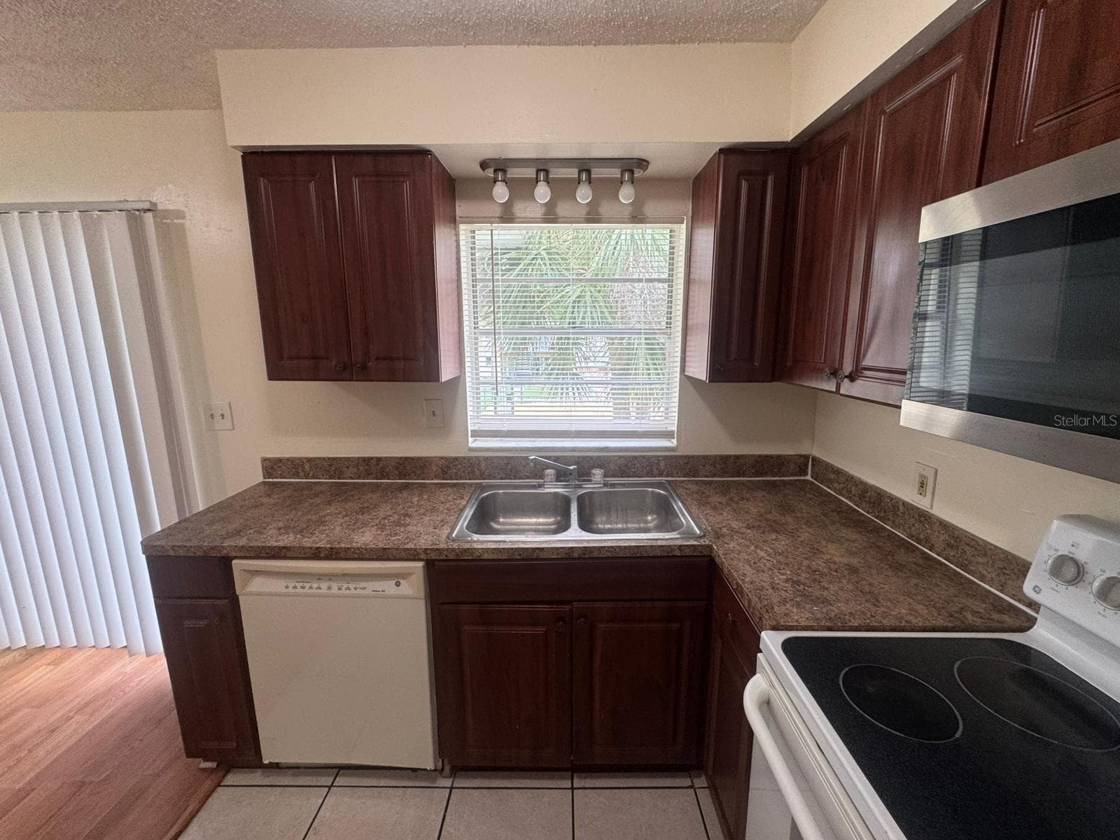 Condominium at 2800 E 113TH AVE #B1204, TAMPA, photo 7 of 26