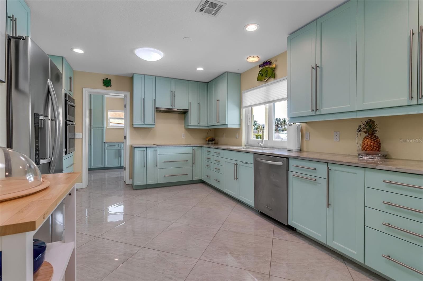 Single Family Residence at 524 HORNBLOWER LN, LONGBOAT KEY, photo 23 of 59
