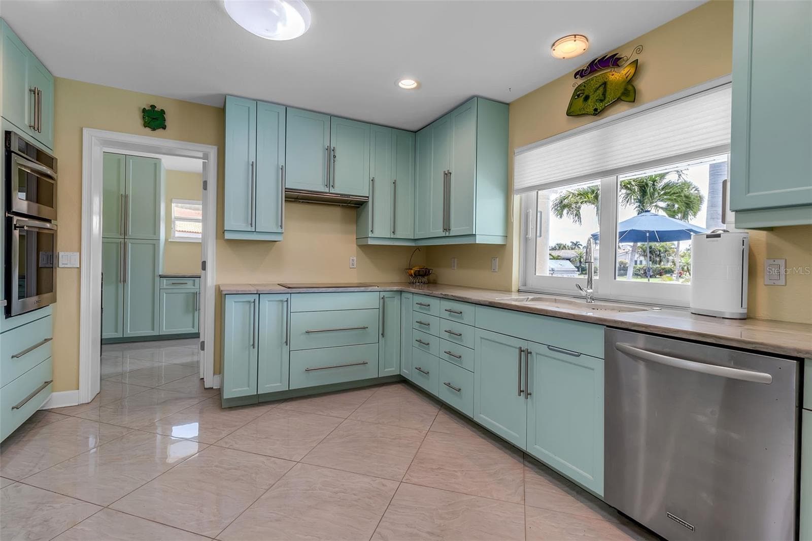 Single Family Residence at 524 HORNBLOWER LN, LONGBOAT KEY, photo 25 of 59
