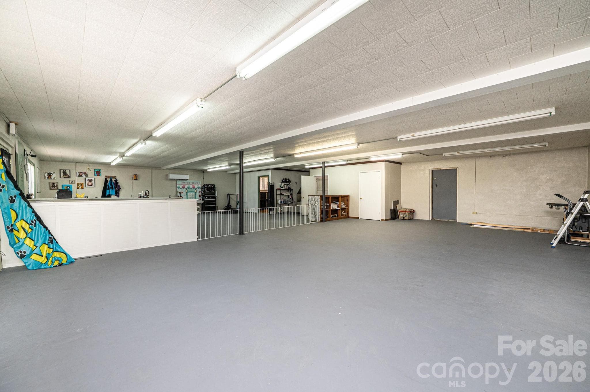 Business at Lenoir, photo 17 of 39