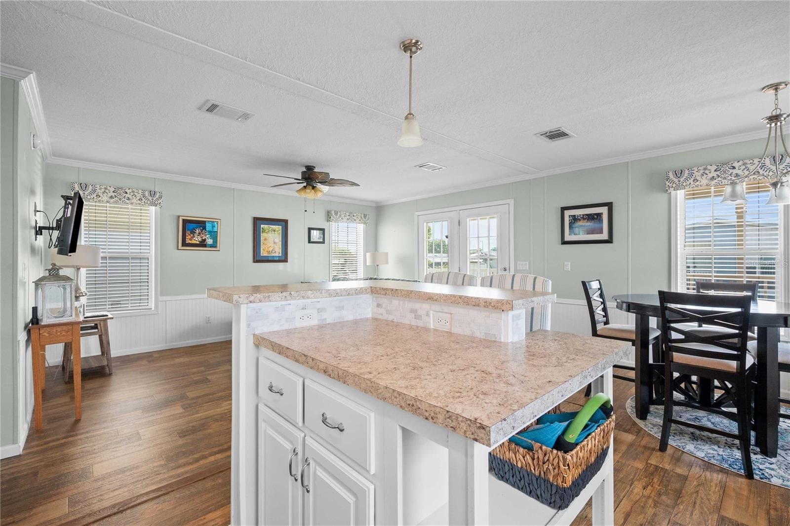 Manufactured Home at 10042 COLLINGWOOD AVE, DADE CITY, photo 8 of 34
