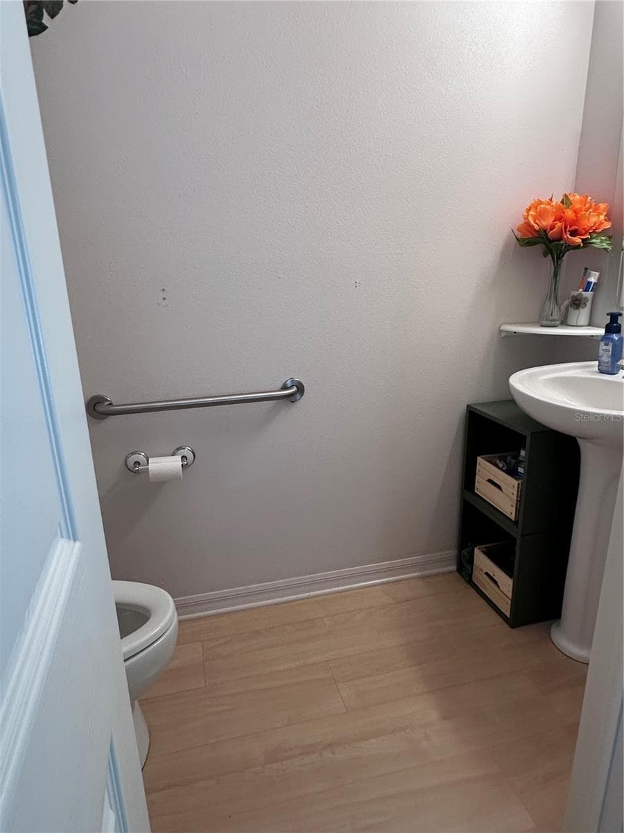 1/2 Bath - 10632 LAKE VISTA DR, SEMINOLE