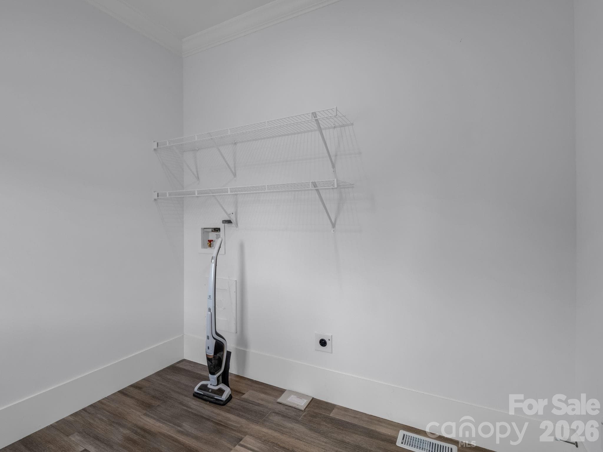 laundry/mud room - 145 Prosperity Way, Forest City