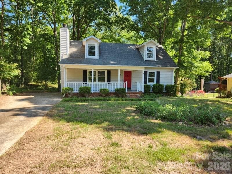 Single Family Residence at 328 Swamp Fox Drive, Fort Mill, photo 3 of 24