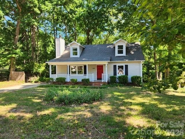 Single Family Residence at 328 Swamp Fox Drive, Fort Mill, photo 4 of 24