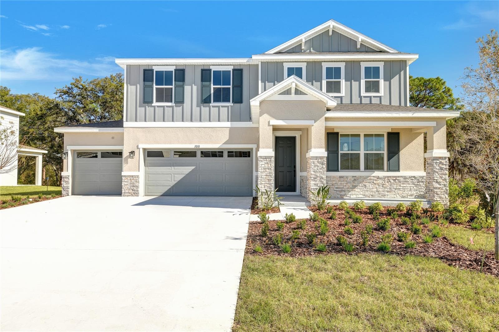 Single Family Residence at 1010 CLOUD RIDGE CT, MOUNT DORA, photo 2 of 19