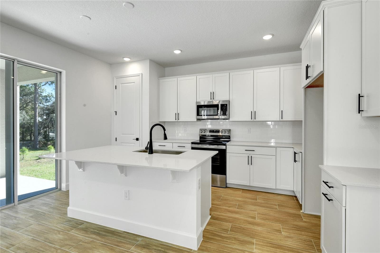 Single Family Residence at 1010 CLOUD RIDGE CT, MOUNT DORA, photo 5 of 19