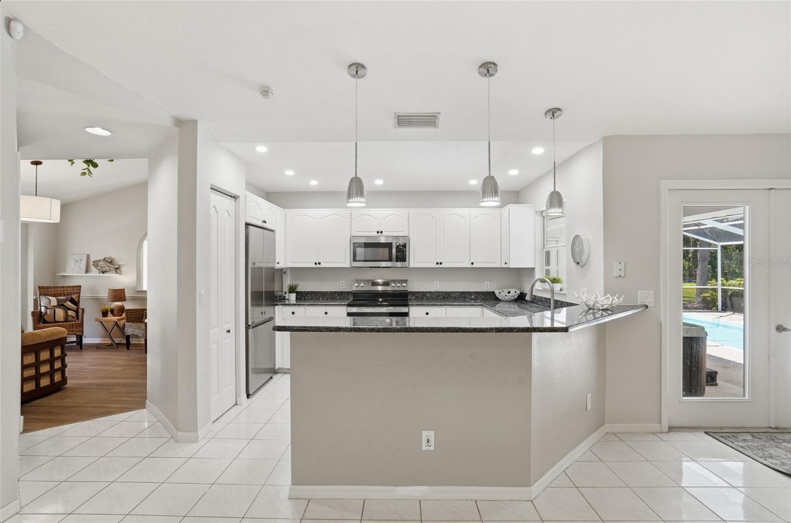 Single Family Residence at 610 WOODVIEW WAY, BRADENTON, photo 13 of 82