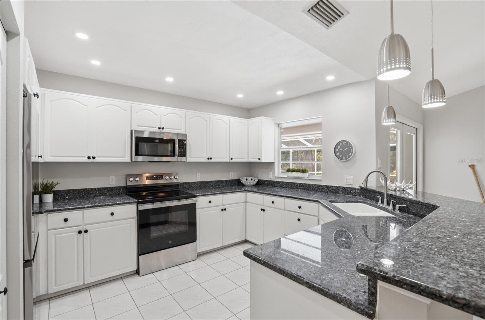 Single Family Residence at 610 WOODVIEW WAY, BRADENTON, photo 16 of 82