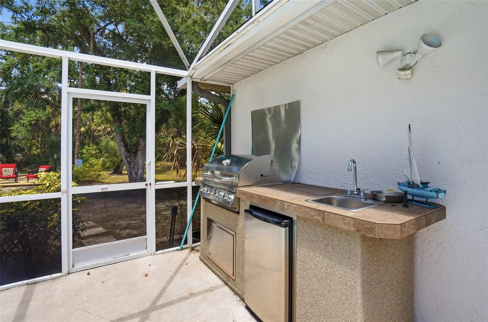 outdoor kitchen - 610 WOODVIEW WAY, BRADENTON