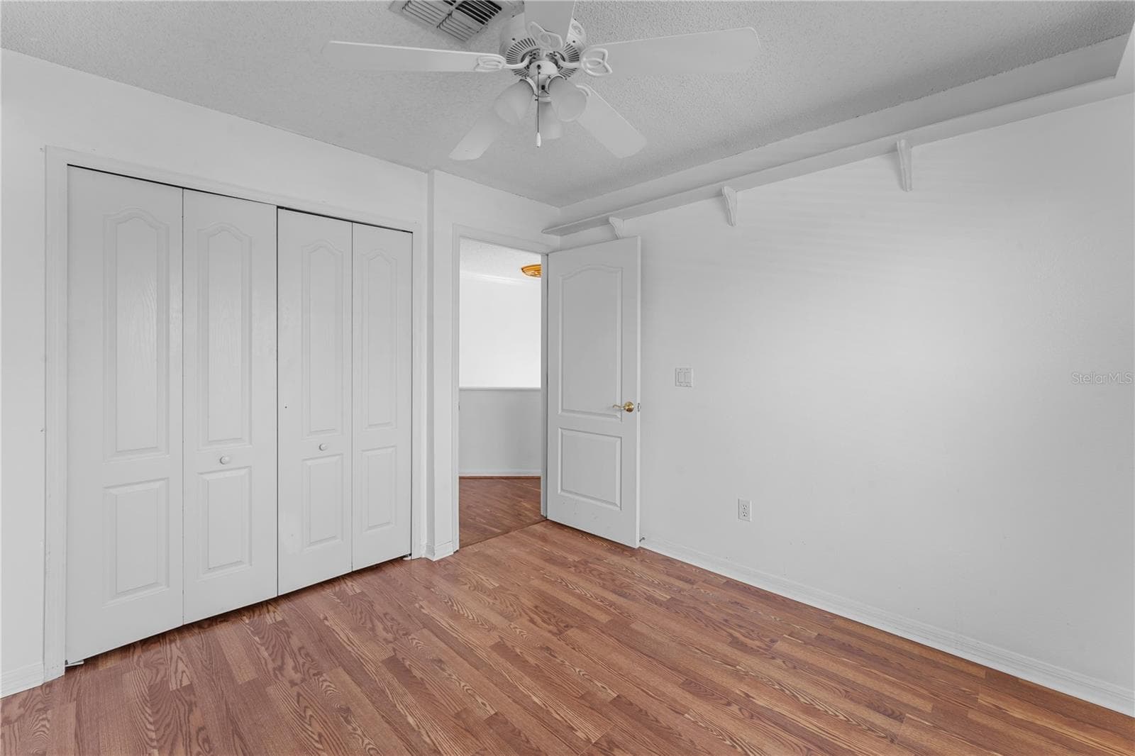 Single Family Residence at 617 LAKESCAPE CT, ORLANDO, photo 32 of 42