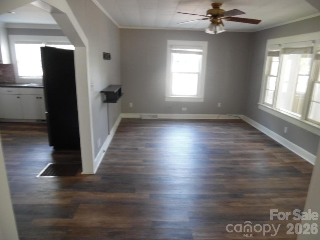 Single Family Residence at Gastonia, photo 2 of 10