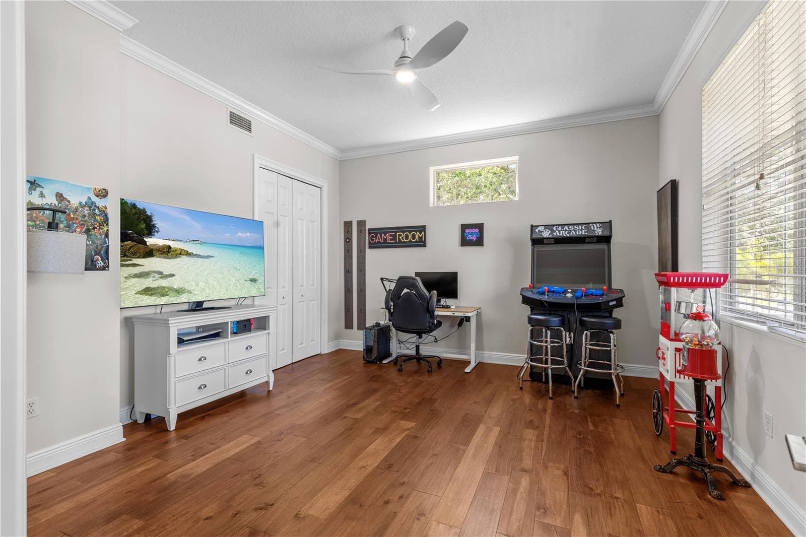 Single Family Residence at 897 POINT SEASIDE DR, CRYSTAL BEACH, photo 44 of 76
