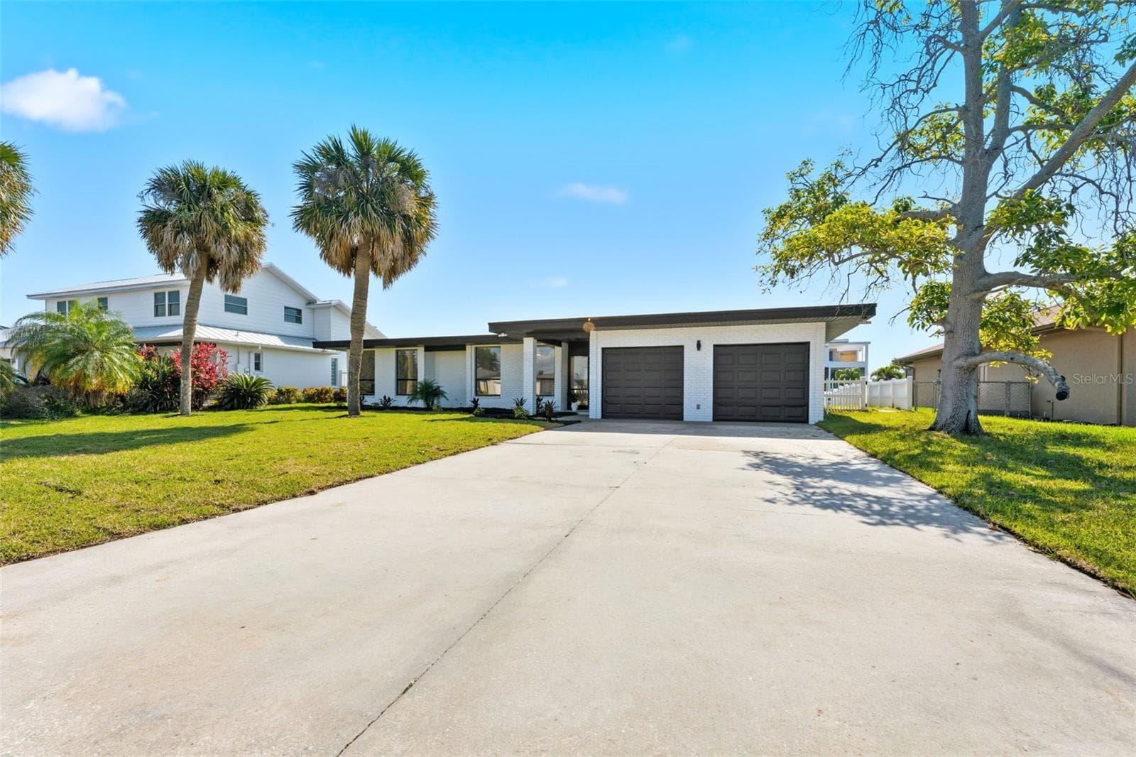 Single Family Residence at 3917 E EDEN ROC CIR, TAMPA, photo 51 of 55