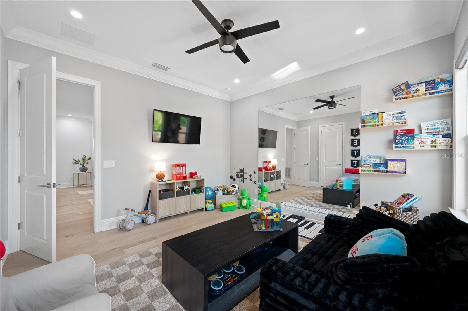 Single Family Residence at 2623 S PARKVIEW ST, TAMPA, photo 81 of 100