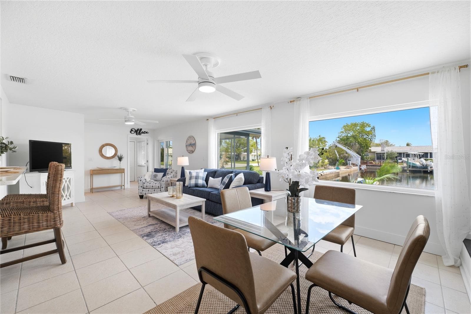 family room overlooking the water - 5016 DORY DR, NEW PORT RICHEY