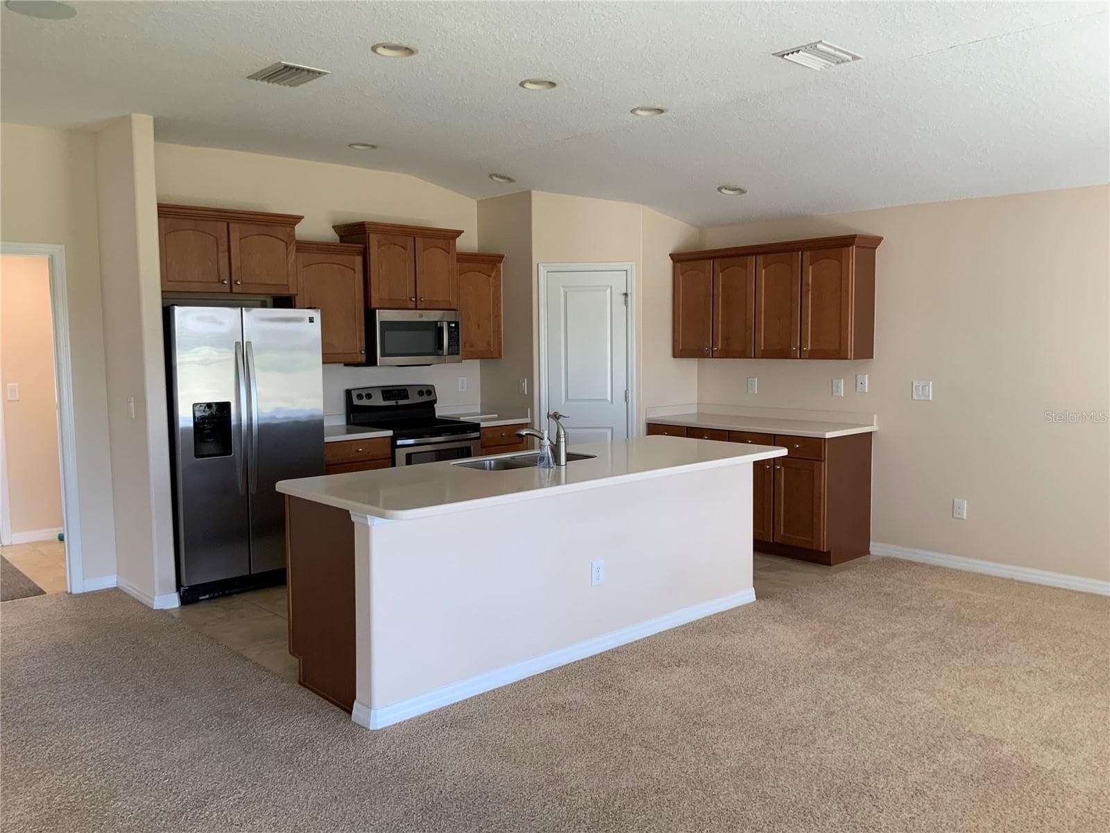 Single Family Residence at 27215 ROANOKE DR, LEESBURG, photo 5 of 15