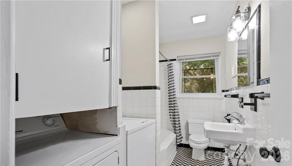 Unit 2 Full Bath - 301 N Fulton Street, Salisbury