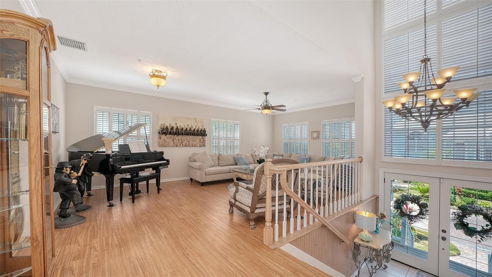 Expansive ceilings welcome you up the stairs from the foyer to the living room. - 3040 GULF OF MEXICO DR #3, LONGBOAT KEY