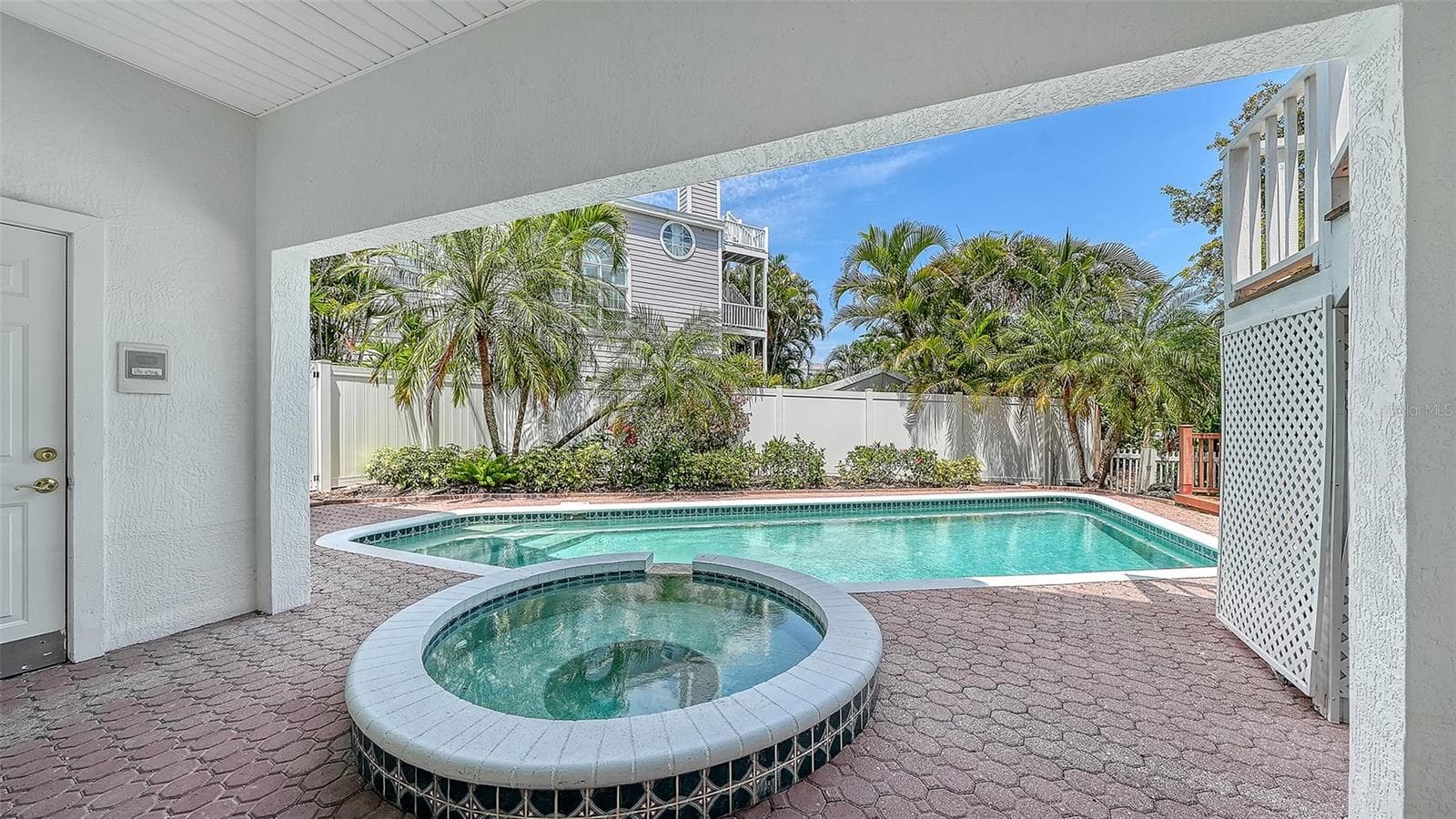 This thoughtfully designed home features seamless indoor-outdoor living across multiple levels. - 3040 GULF OF MEXICO DR #3, LONGBOAT KEY