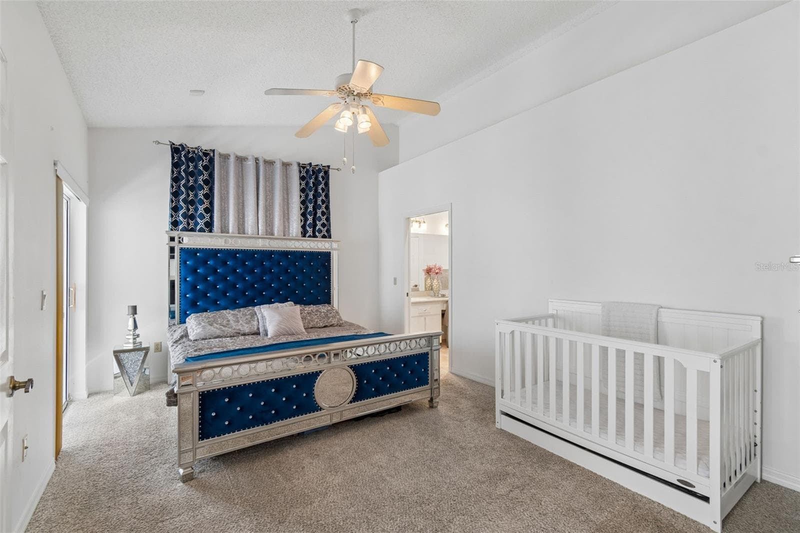 PRIMARY SUITE - 10491 CASA GRANDE CIR, SPRING HILL