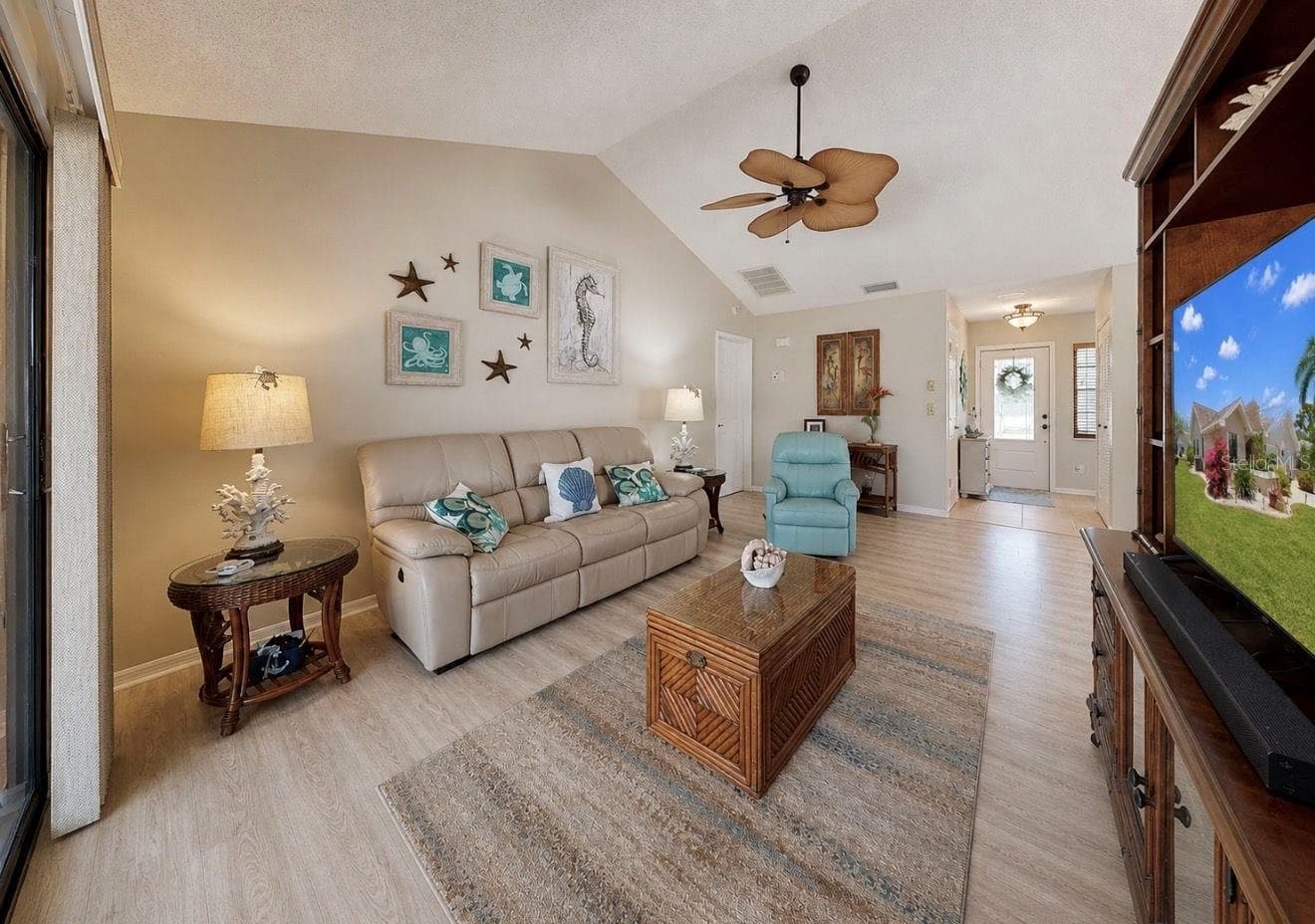 Half Duplex at 319 LINGER LN, SUN CITY CENTER, photo 9 of 27