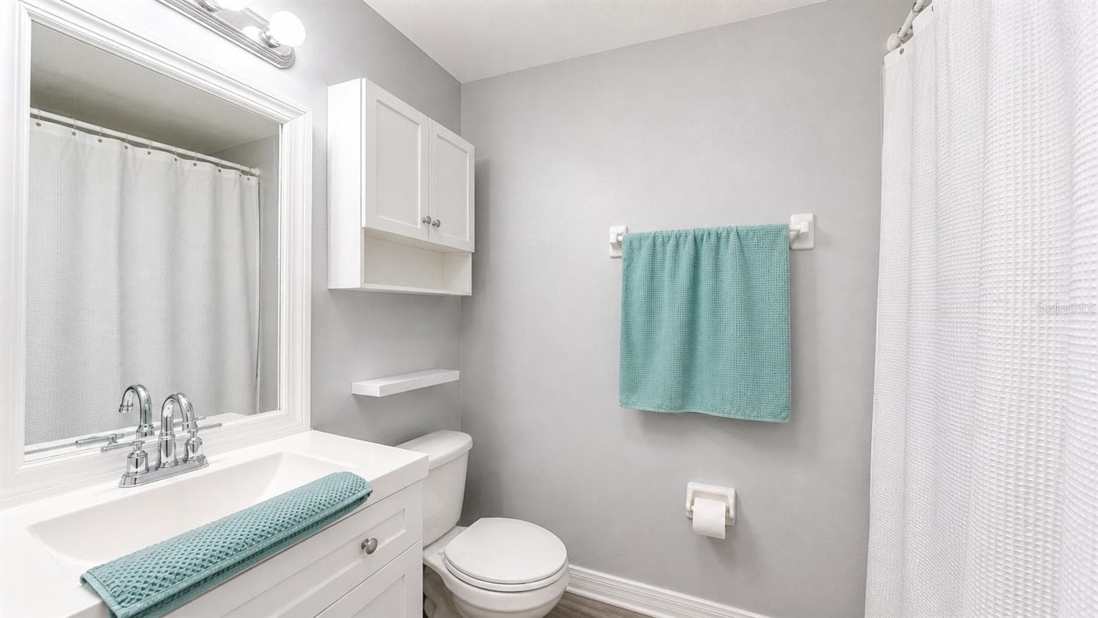 Bathroom 2 upstairs has been totally remodeled from top to bottom. - 4116 ORANGE TREE CT, ST CLOUD