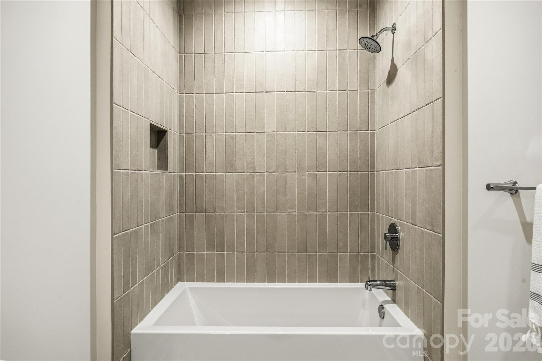 Terrace level bath - 162 Riverbend Forest Drive, Asheville