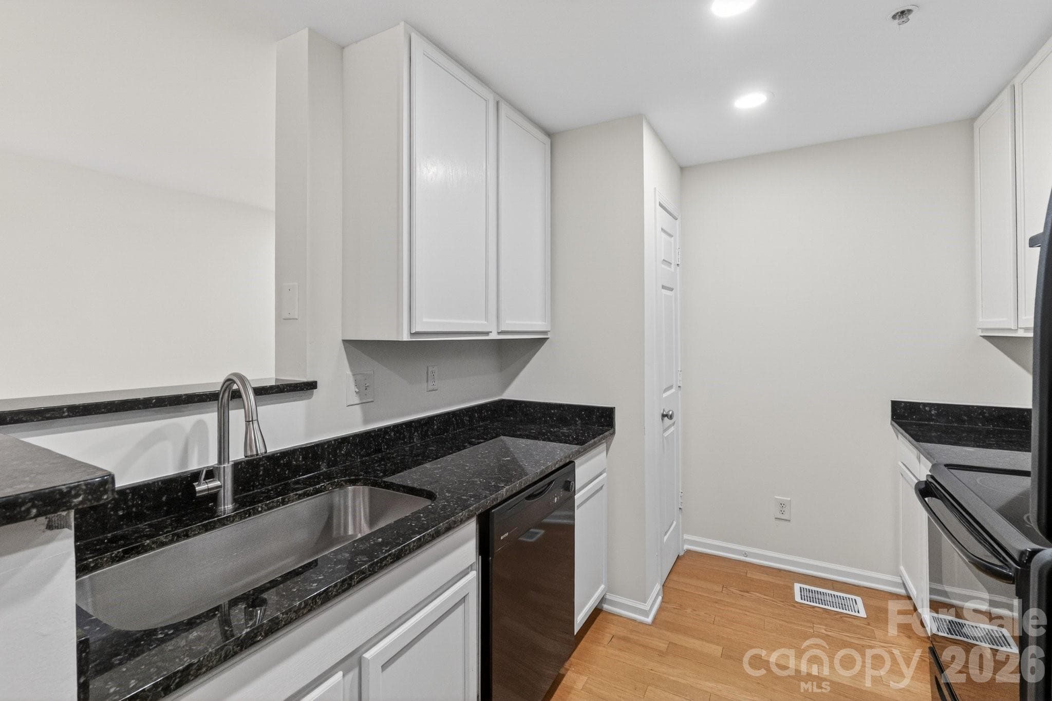 Condominium at Charlotte, photo 2 of 36