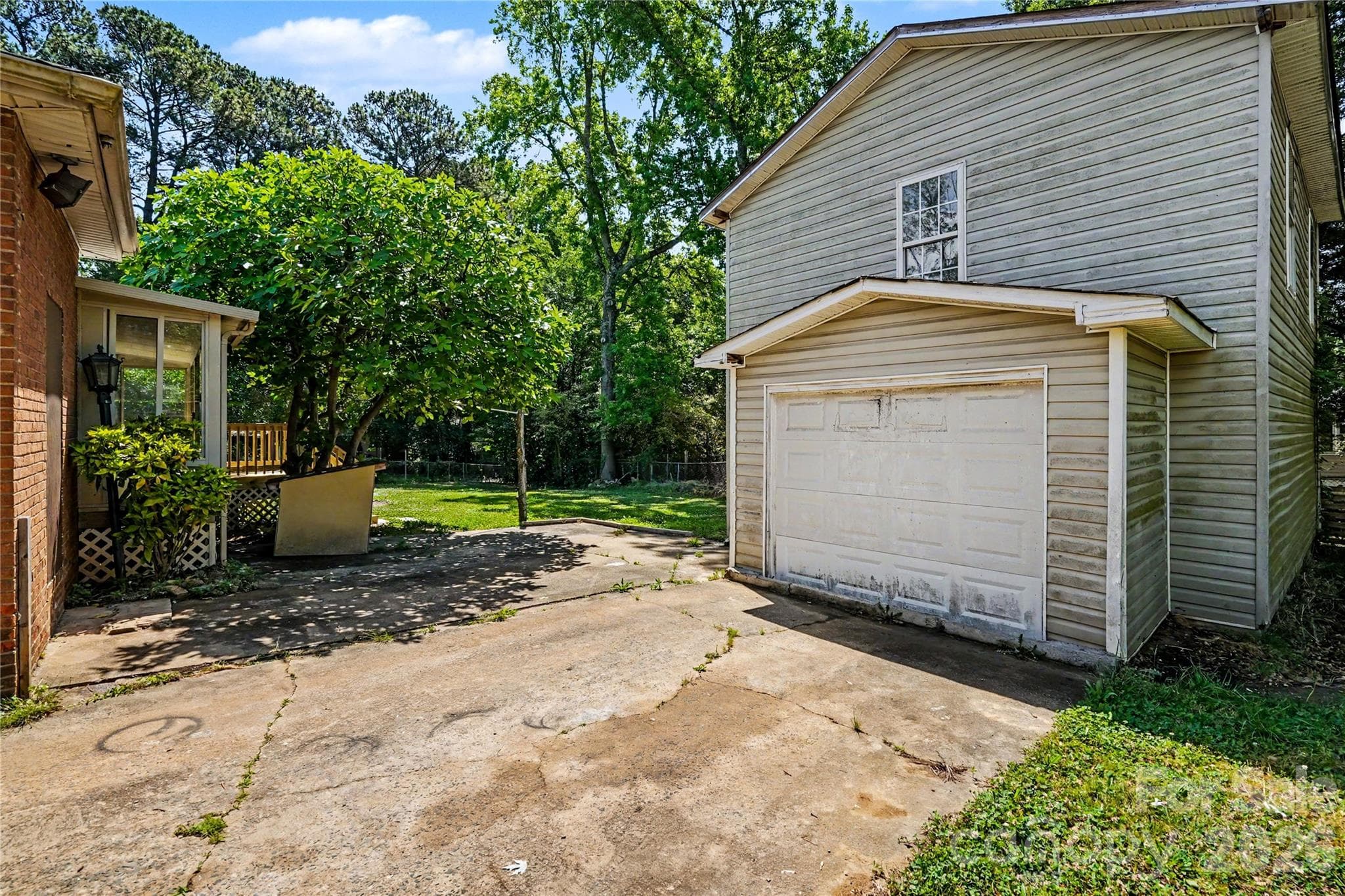 Single Family Residence at 7040 Idlewild Road, Charlotte, photo 6 of 21