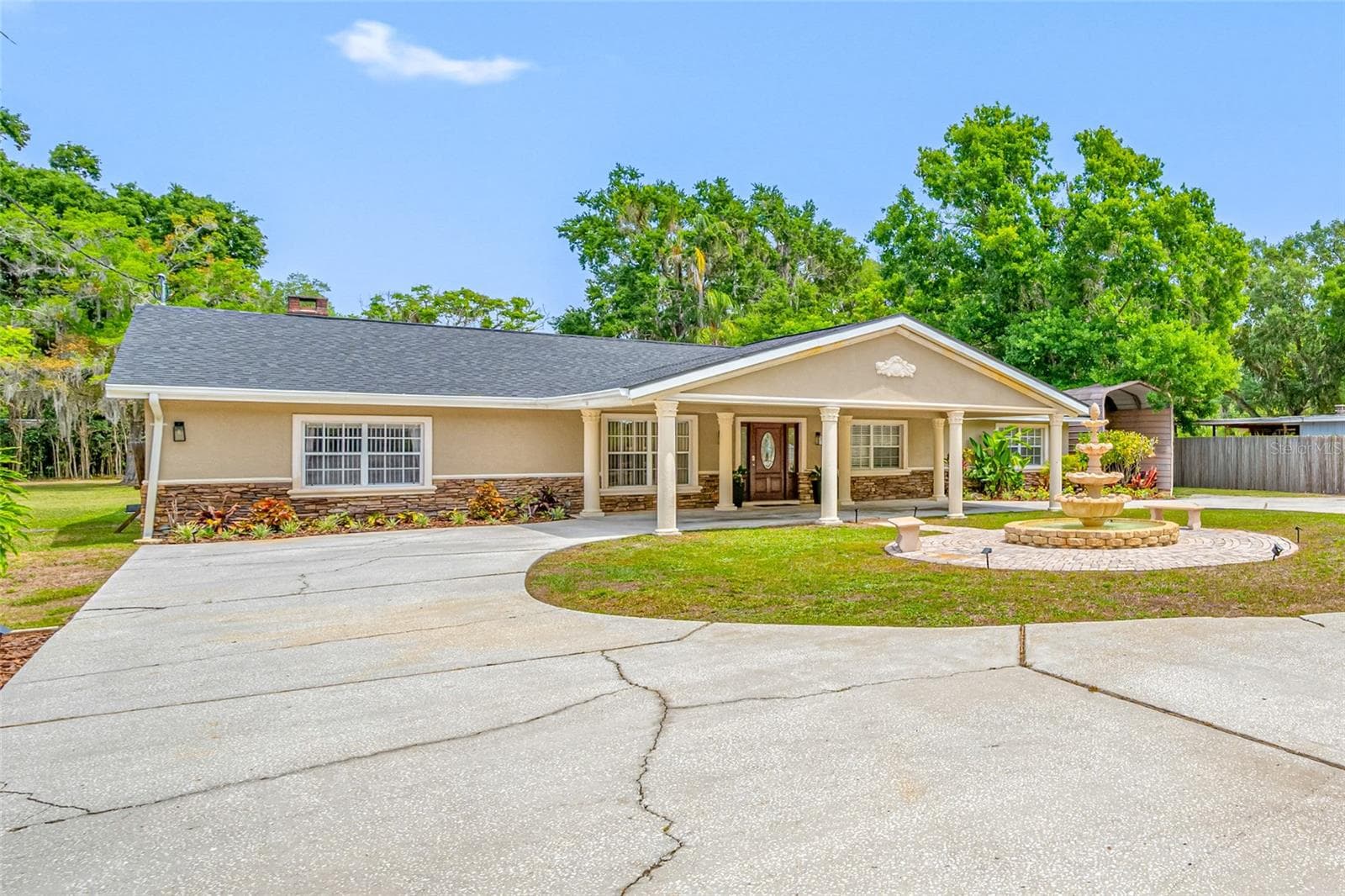 Single Family Residence at 15314 LAKE MAGDALENE BLVD, TAMPA, photo 12 of 88
