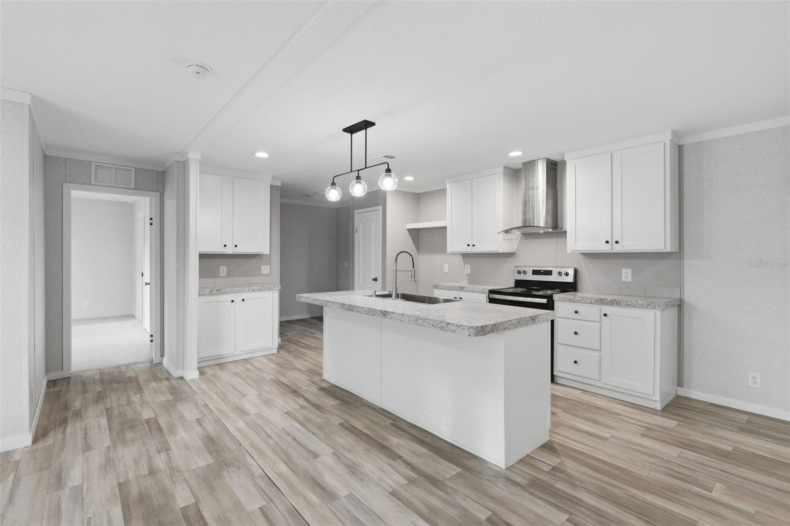 Manufactured Home at 781 BAYOU DR, CASSELBERRY, photo 6 of 26